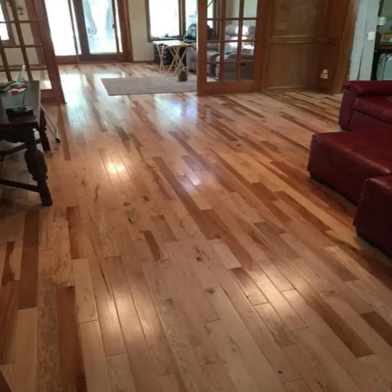 modern-living-room-hardwood-flooring-design-installation-Lubbock-TX-professional-residential-renovation-project