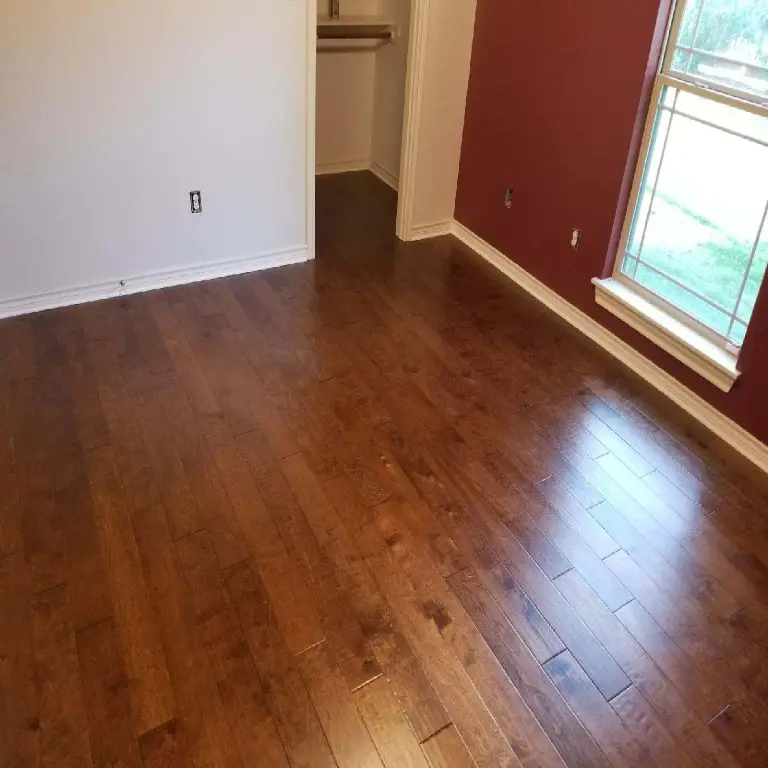 natural-oak-hardwood-flooring-home-installation-Lubbock-TX-modern-interior-design-project